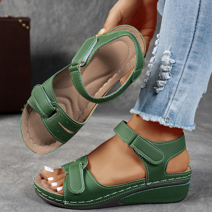 Elisa | Comfortable and Adjustable Sandals