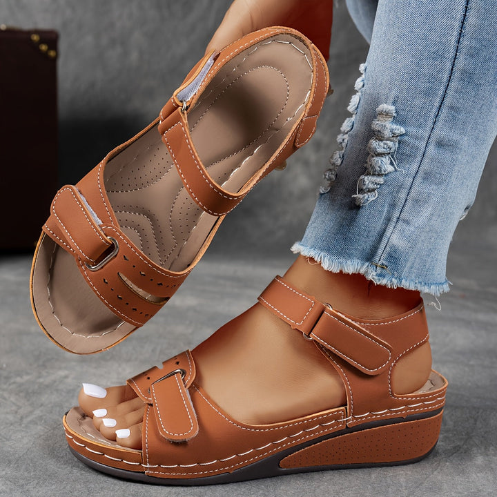 Elisa | Comfortable and Adjustable Sandals